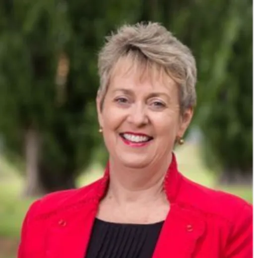 Kerry Hicks - Real Estate Agent at Molong Real Estate
