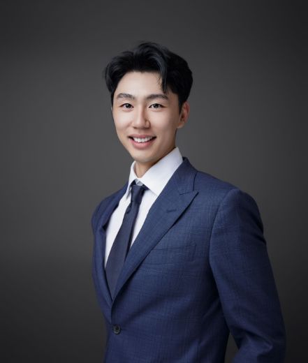 Kevin Xiong - Real Estate Agent at ROLLING REALTY