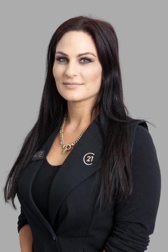 Kyla Schmidt - Real Estate Agent at Century 21 Southern - RLA 269825 Sales | RLA 314904 Rent