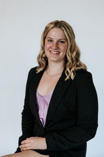 Lara McKinnon - Real Estate Agent at Gale & Co. - SPRINGFIELD LAKES