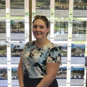LauraBeth Millan - Real Estate Agent
