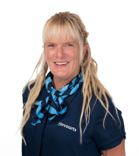 LeeAnne Burrows - Real Estate Agent at Harcourts - Yeppoon