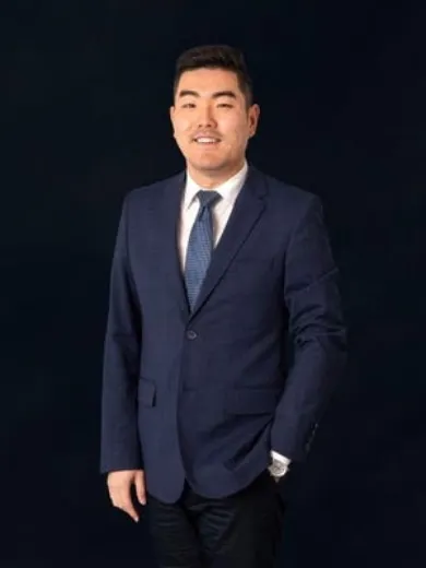 Leo Zhang - Real Estate Agent at RT Edgar - Boroondara