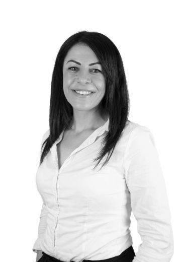 Lina Alyas - Real Estate Agent at McDonald Upton - ESSENDON 