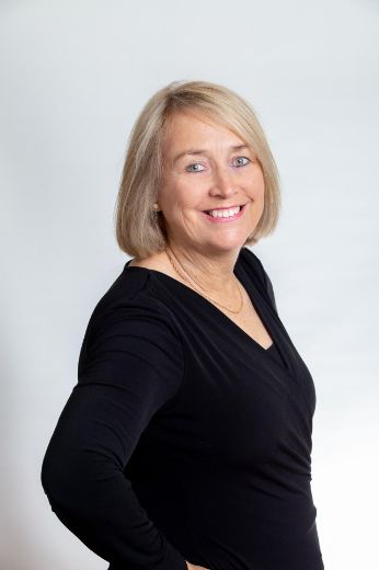 Linda Carey - Real Estate Agent at Professionals Property Executives - COCKBURN CENTRAL
