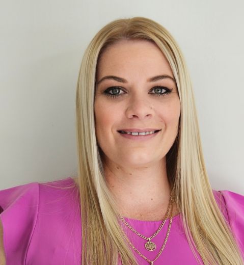 Lindsey Carroll - Real Estate Agent at Raine & Horne - Springwood