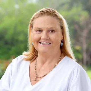 Lindy Kriticos - Real Estate Agent