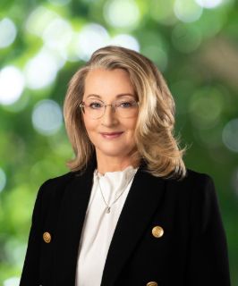 Lisa Harris - Real Estate Agent