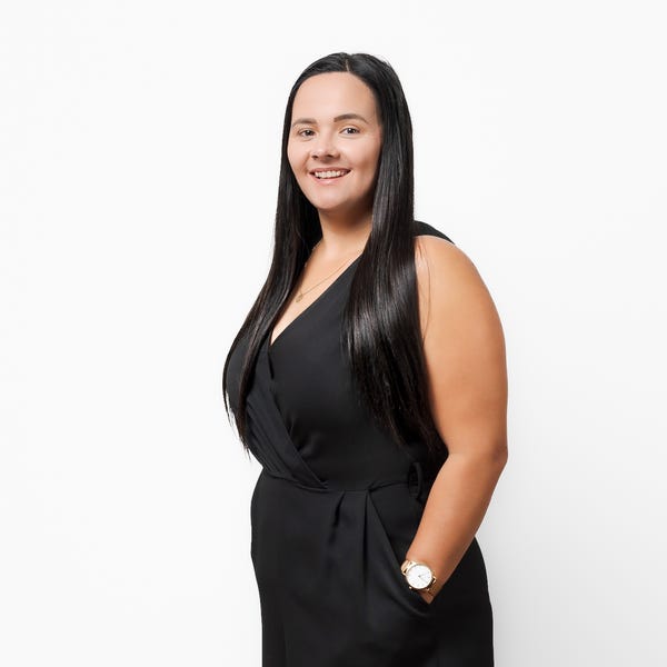 Lisa Hall - Real Estate Agent