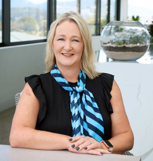 Lisa Russell - Real Estate Agent at Harcourts Signature Group Sales - Sorell