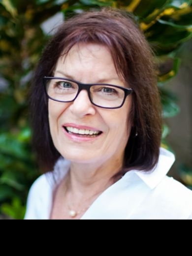 Lois Williams - Real Estate Agent at K G Young & Associates Pty Ltd - Darwin