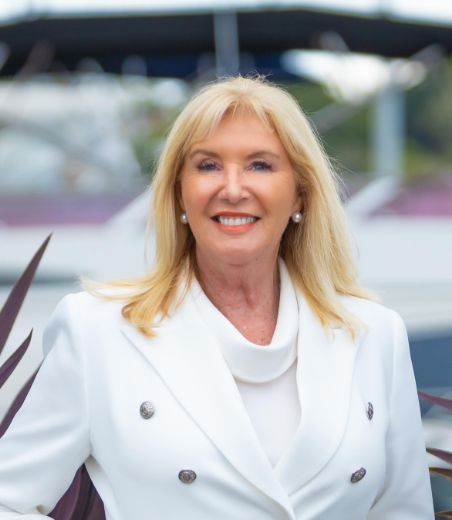 Lorraine Drysdale - Real Estate Agent at Ray White - Hope Island