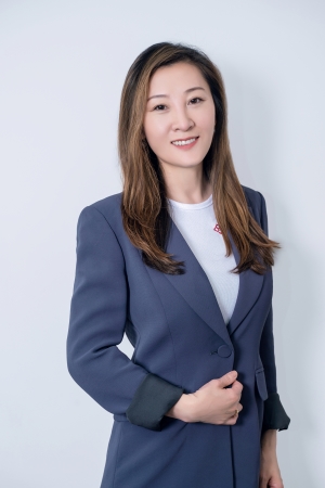 Lucy Deng Real Estate Agent