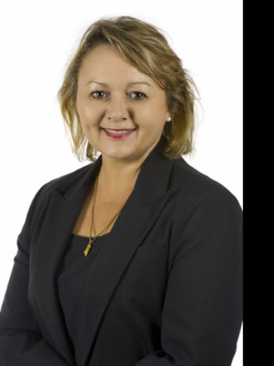 Lynda Henley - Real Estate Agent at Cairns South Properties - EDMONTON