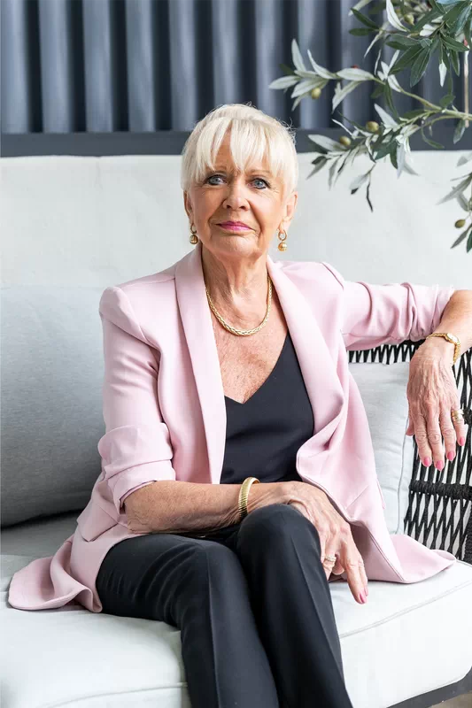 Lynne Lester - Real Estate Agent