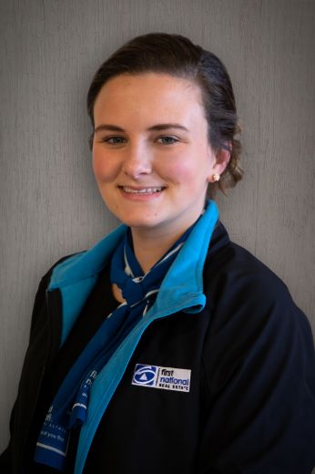 Maddy McCall - Real Estate Agent at First National Real Estate Claridge - Deloraine