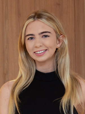 Madeline Ross - Real Estate Agent