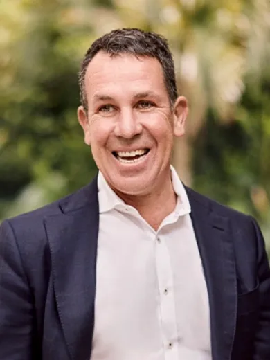 Piers van Hamburg - Real Estate Agent at DiJones - Neutral Bay Piers van Hamburg - Real Estate Agent at DiJones - Neutral Bay