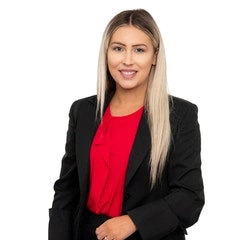 Courtney Wyer Real Estate Agent