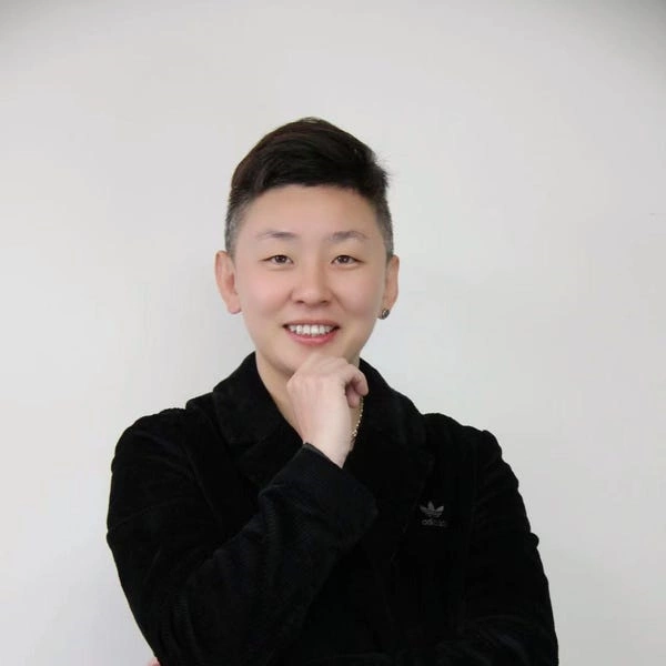 Vivian Zhang Real Estate Agent