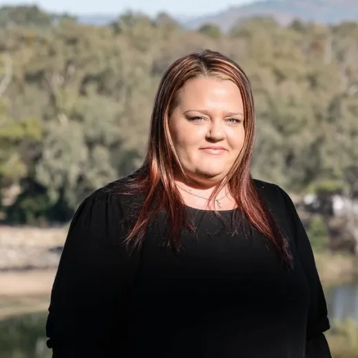 Stephanie Pearson - Real Estate Agent at Ian Ritchie Real Estate - Albury