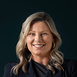 Renee Hewstone - Real Estate Agent
