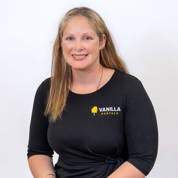 Pippa Cahill - Real Estate Agent