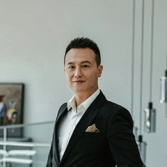 Roy Yun Luo Real Estate Agent