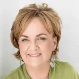Laurell Veivers - Real Estate Agent From - Real Property Vibe - Beenleigh
