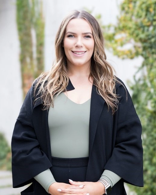 Mia Stanley - Real Estate Agent