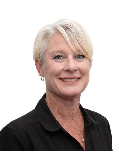 MICHELLE COCKBURN - Real Estate Agent at Professionals Jurien Bayview Realty - JURIEN BAY