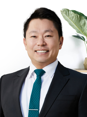 Mike  Lao - Real Estate Agent