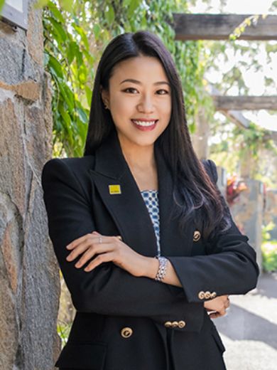 Miranda Cheang - Real Estate Agent at Ray White - ROCHEDALE+