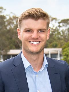 Mitchell Thomas - Real Estate Agent