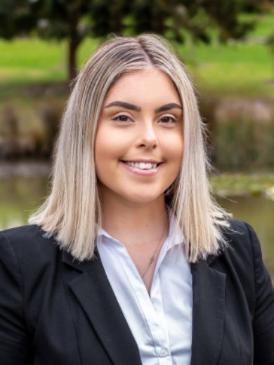 Molly Bell - Real Estate Agent at Ray White - Glen Waverley