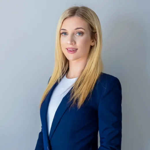 Molly Mcgregor - Real Estate Agent at RE MAX RESIDENCE
