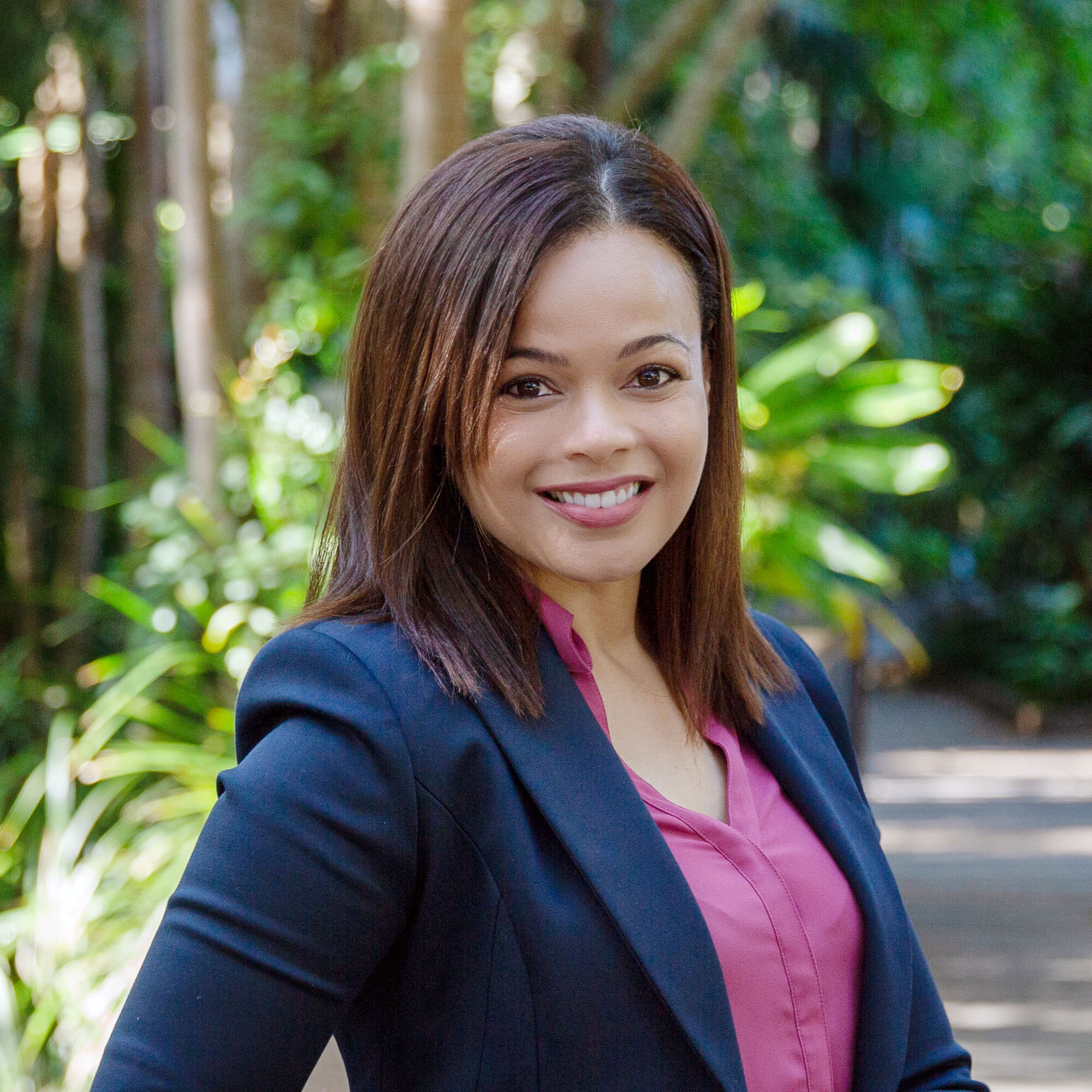 Monique Bush - Real Estate Agent
