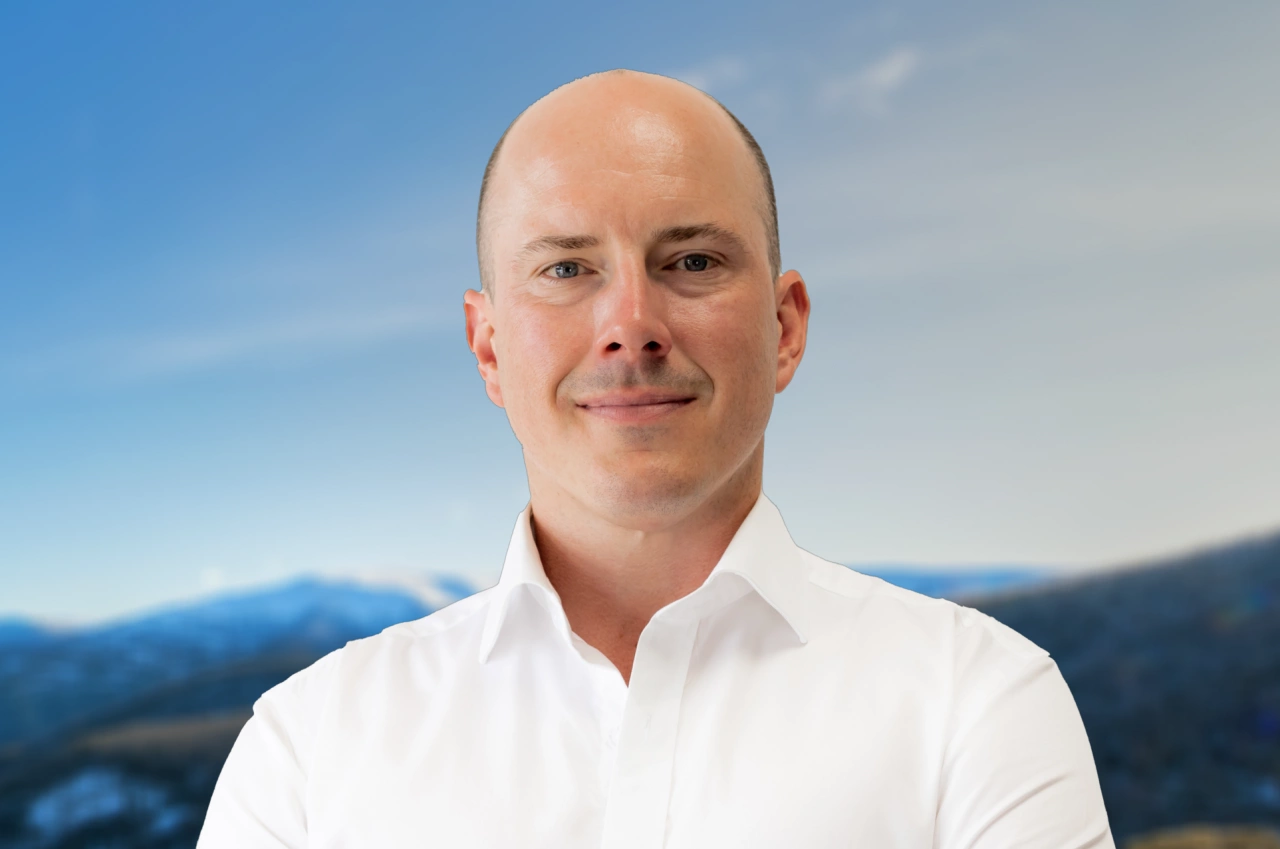 Sam Perry - Real Estate Agent