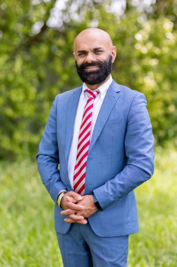 Navneet  Singh - Real Estate Agent at C21 LeadingRe - BOX HILL