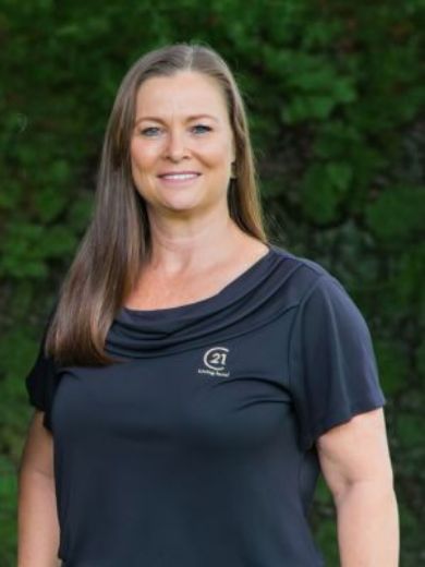 Nicky Chapman - Real Estate Agent at Century 21 Living Local - WOOMBYE