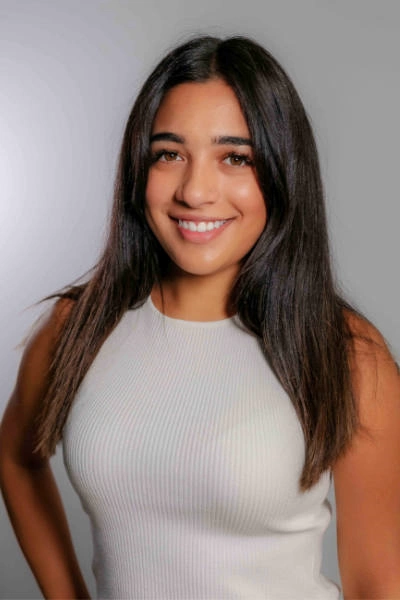 Nicole Axiaq - Real Estate Agent