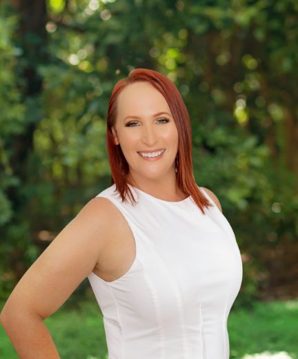 Niki Blenkins - Real Estate Agent at RE/MAX Revolution - Shailer Park