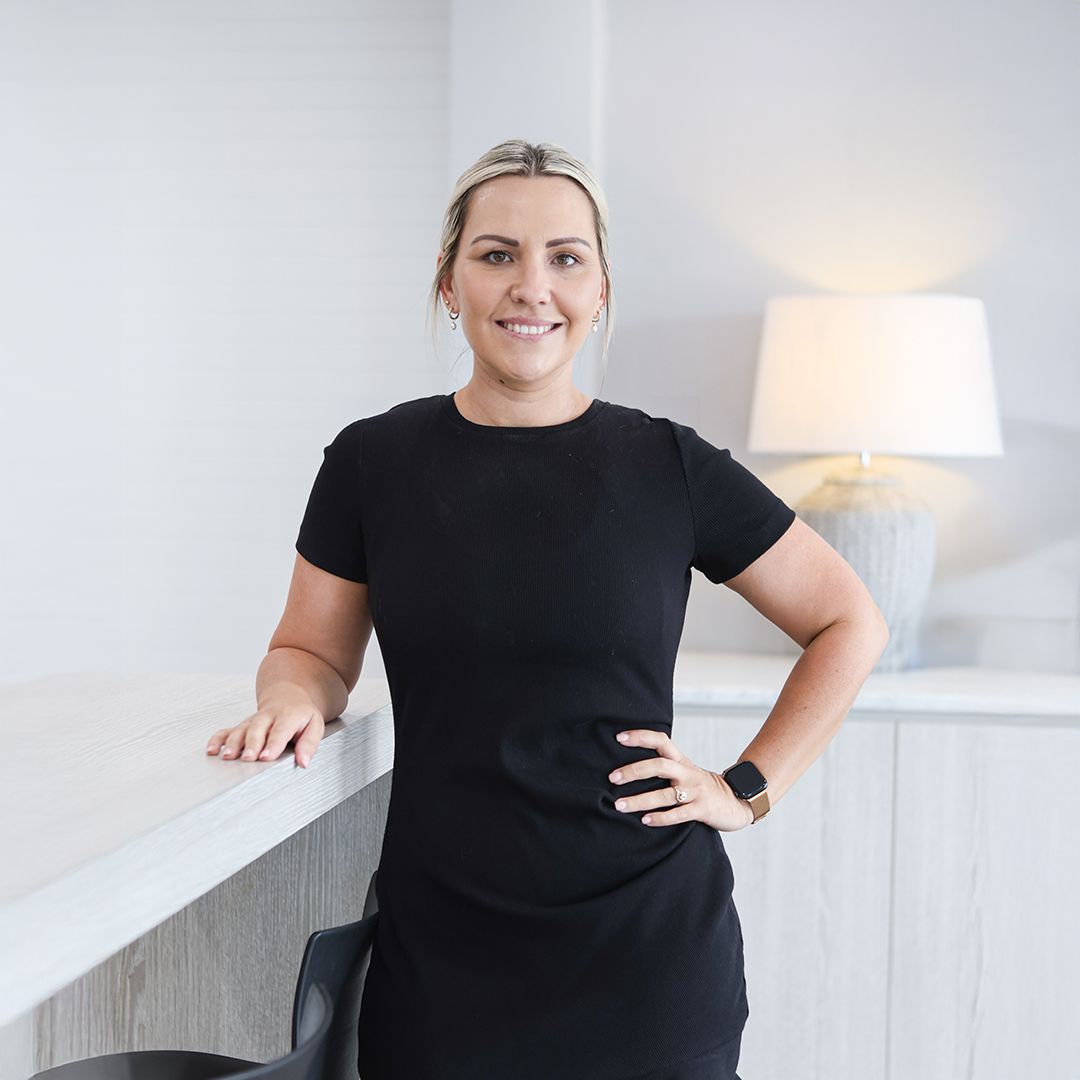 Nikki Lawrence - Real Estate Agent