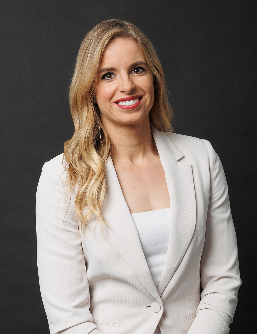 NIKKI DE RIJCKE - Real Estate Agent