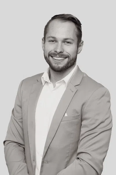 Oliver Anlezark - Real Estate Agent