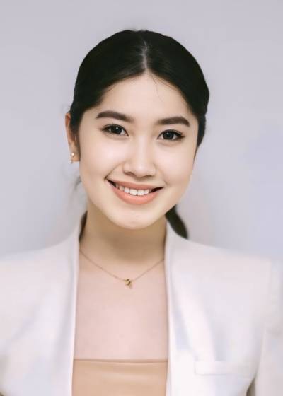 Grace Lopez - Real Estate Agent