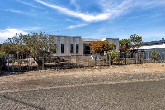 12 Sandpiper Drive, Thompson Beach, SA 5501