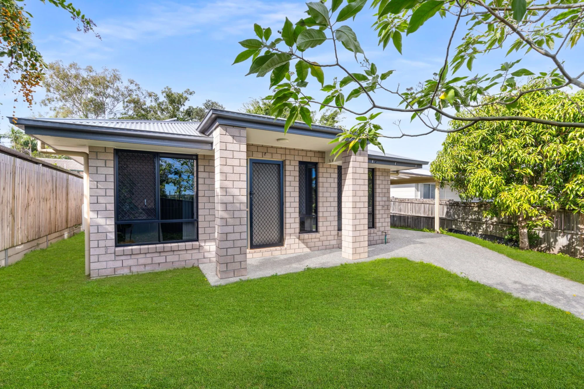 2/44 Whiteman Street, Crestmead QLD 4132