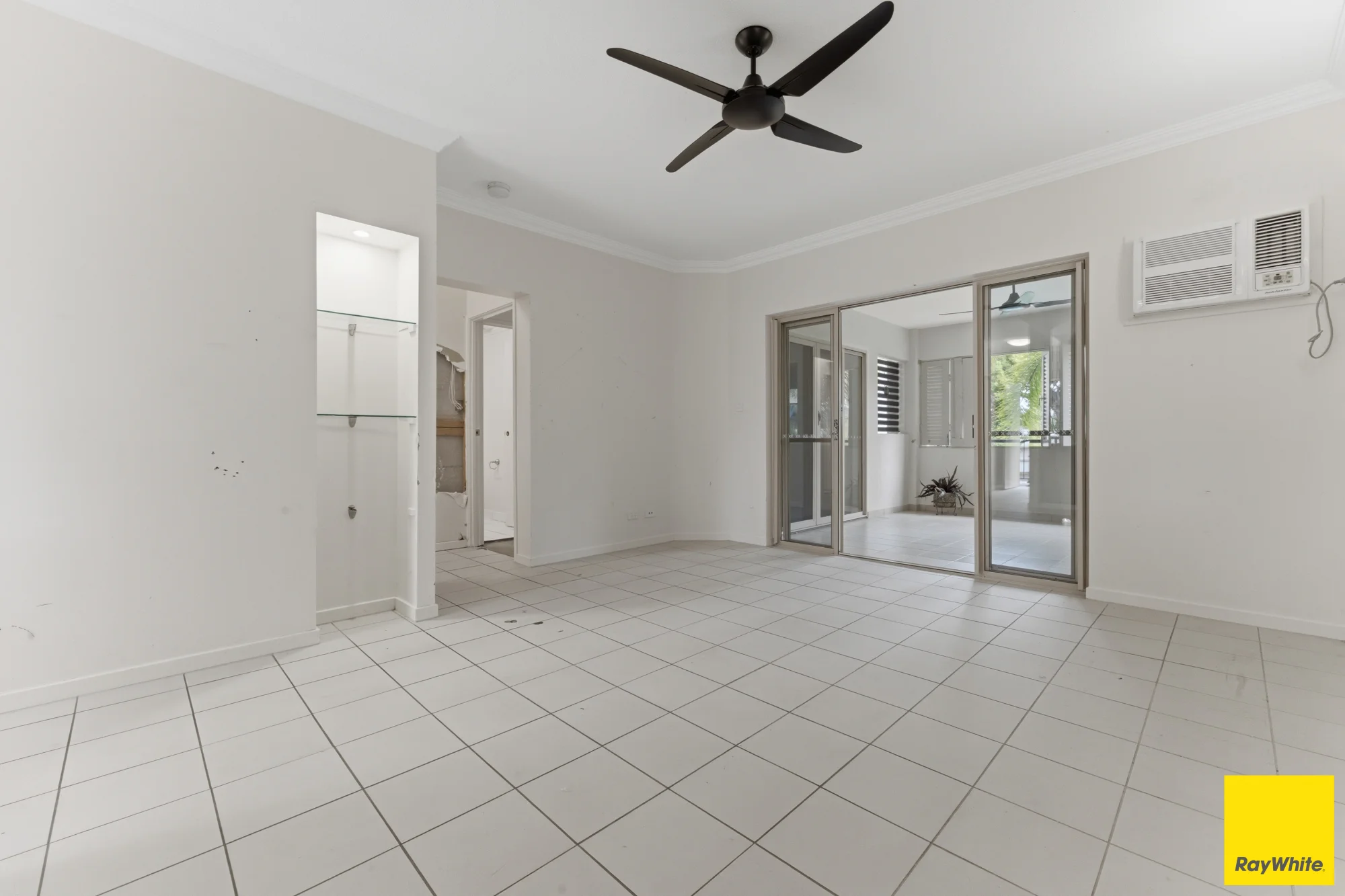 306/2-8 Centenary Close, Manoora, Qld 4870