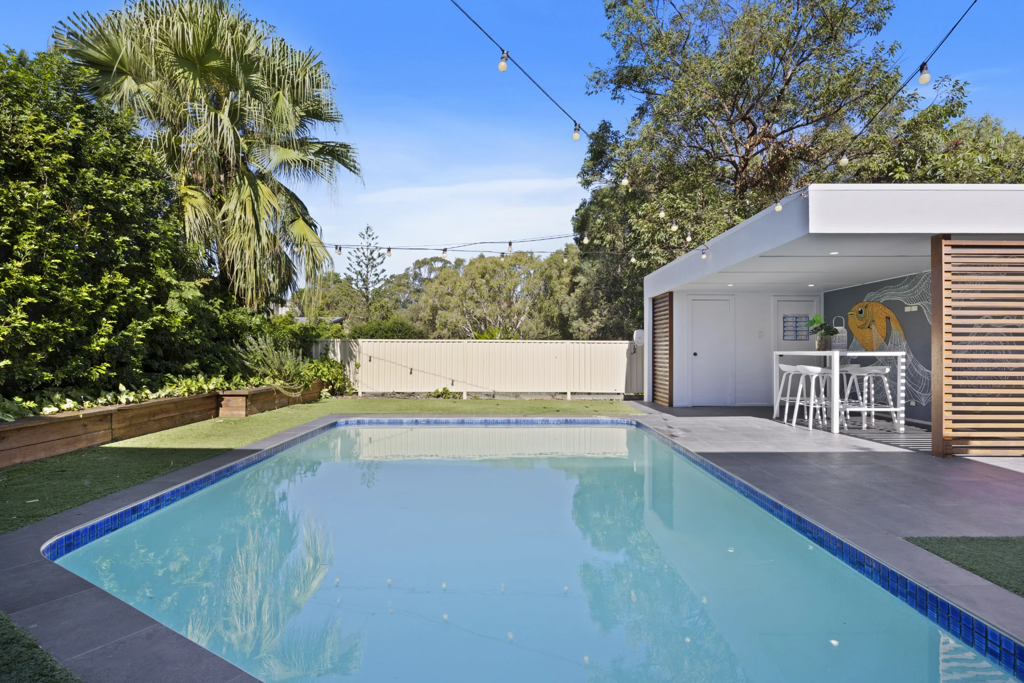 6 Robyn Street, Southport, Qld 4215